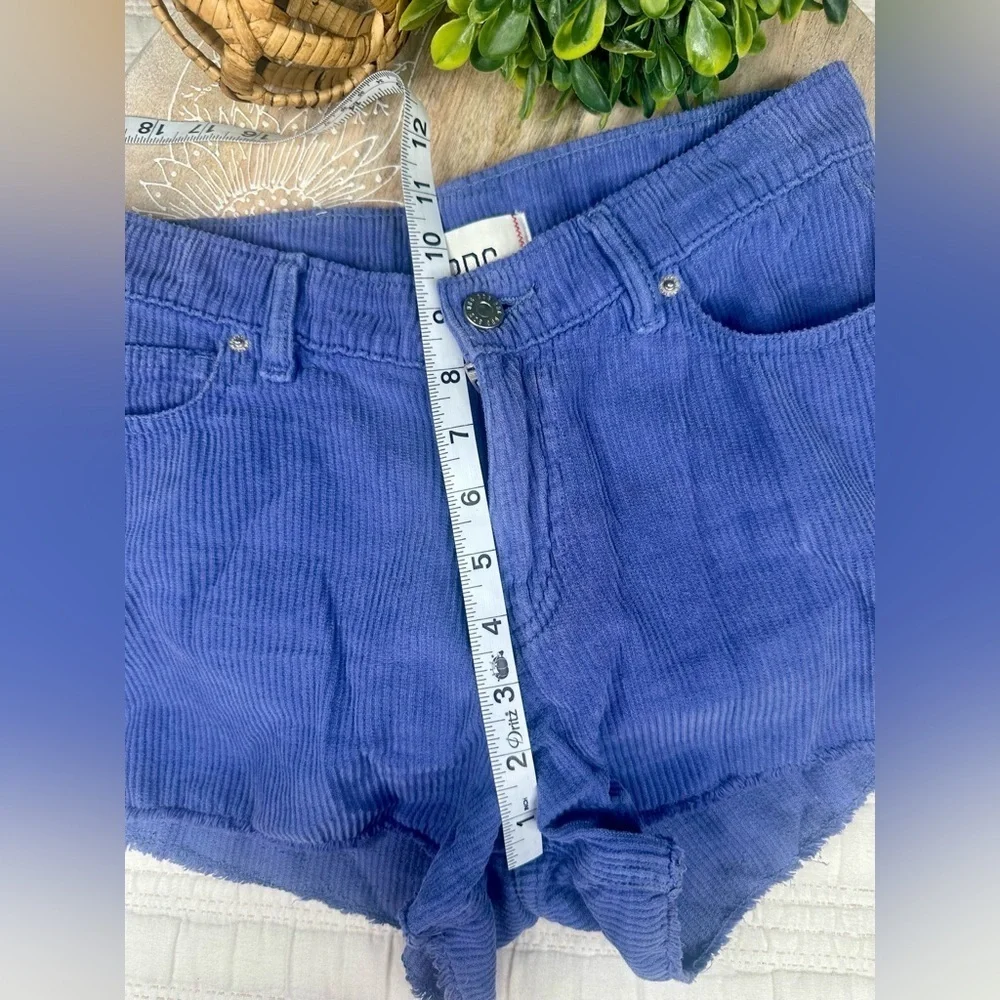 BDG Women’s Cutoff Corduroy Shorts Size 26
